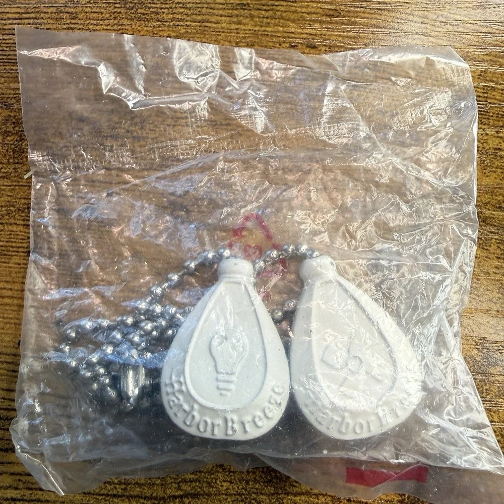 Harbor Breeze White Fan‎ & Light Ceiling Fan Pulls + Chains New Replacement part